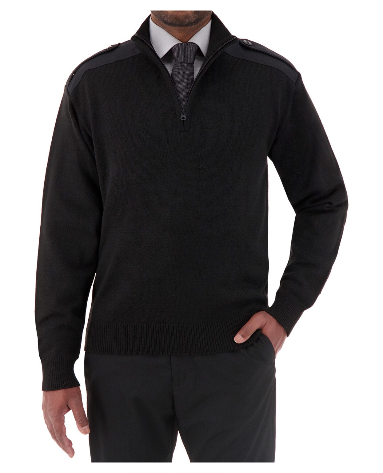 Pull style « militaire » à col cheminée et glissière un quart, avec épaulettes à boutons et pièces de renfort aux épaules et aux coudes