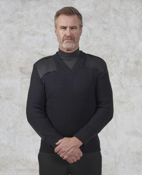 Tricot style commando en tissu côtelé avec col en V et épaulettes à fermeture marque VELCRO®, empiècements aux épaules et aux coudes