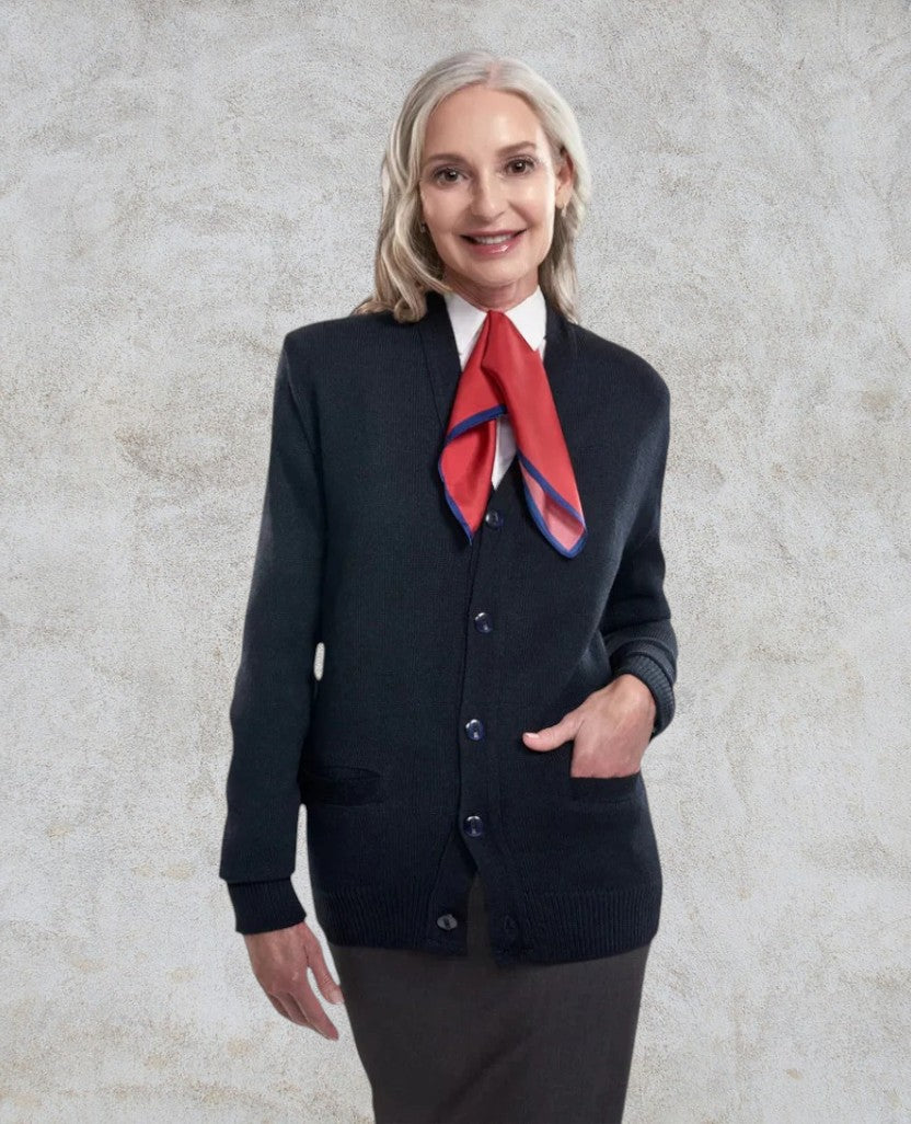 Cardigan boutonné à manches longues avec col ras du cou et poches, ceinture et poignets côtelés