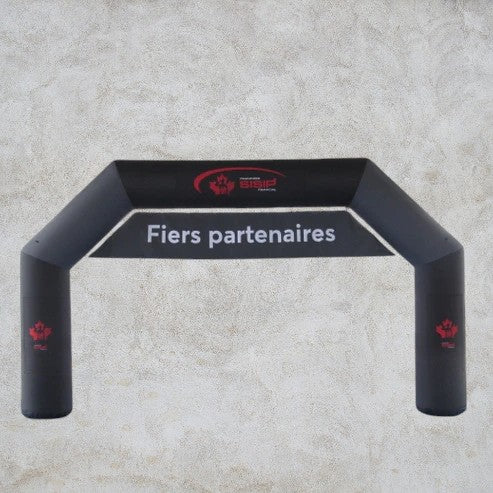 Hanging banner for arch