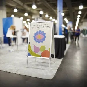 Panneaux sur pieds en aluminium