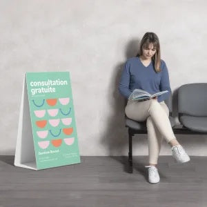 Panneaux sur pieds en plastique ondulé