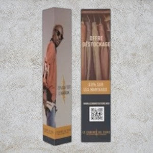 Présentoirs totem triangulaires